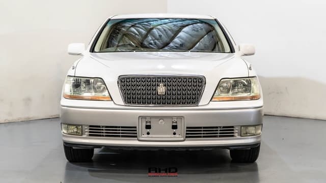 2000 Toyota Crown JDM car for sale — photo 2 of 25
