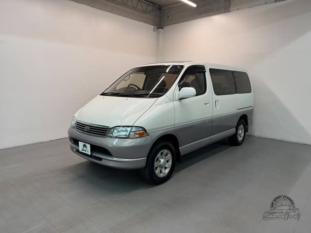 1997 Toyota Granvia JDM car for sale — photo 2 of 25