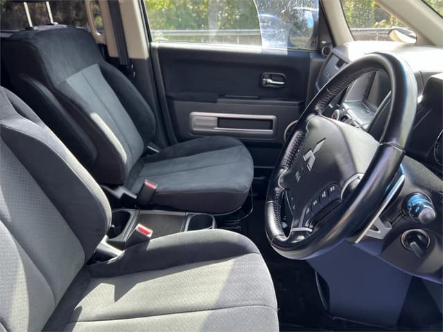 2007 Mitsubishi Delica JDM car for sale — photo 13 of 16