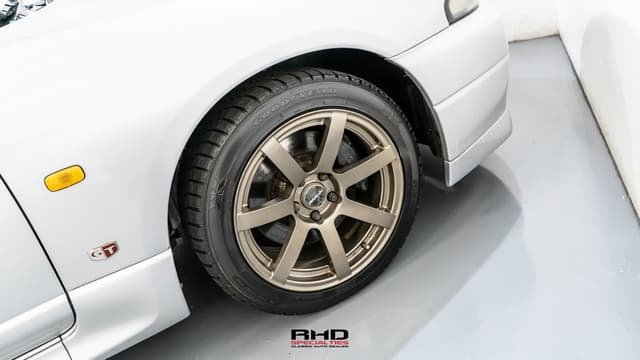 1995 Nissan Skyline JDM car for sale — photo 9 of 25