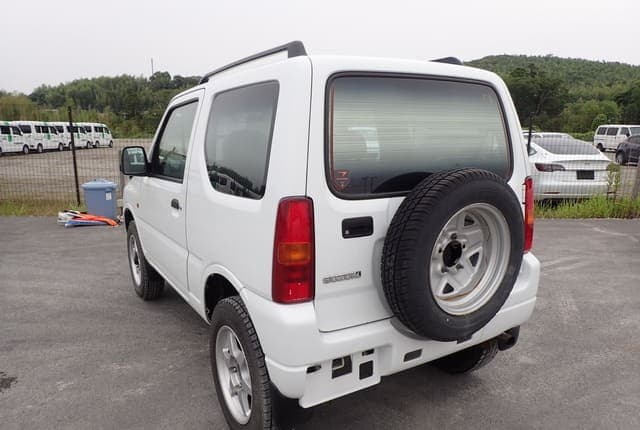 1999 Suzuki Jimny JDM car for sale — photo 3 of 25