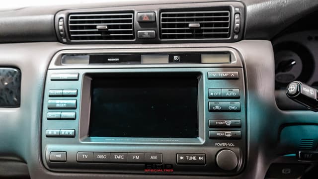 2001 Toyota Crown JDM car for sale — photo 13 of 25