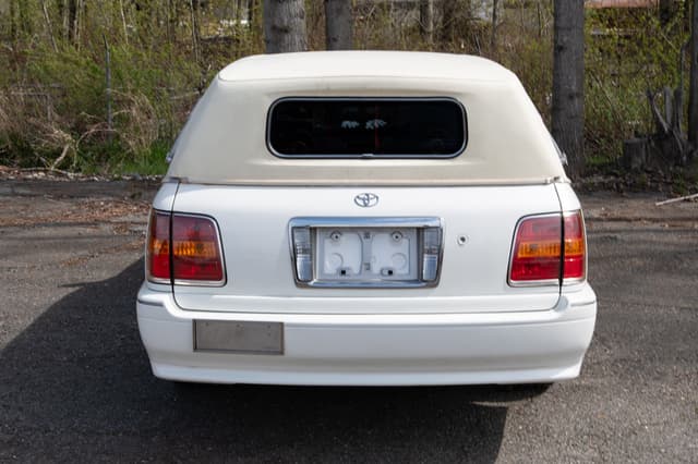 2001 Toyota Crown JDM car for sale — photo 4 of 15
