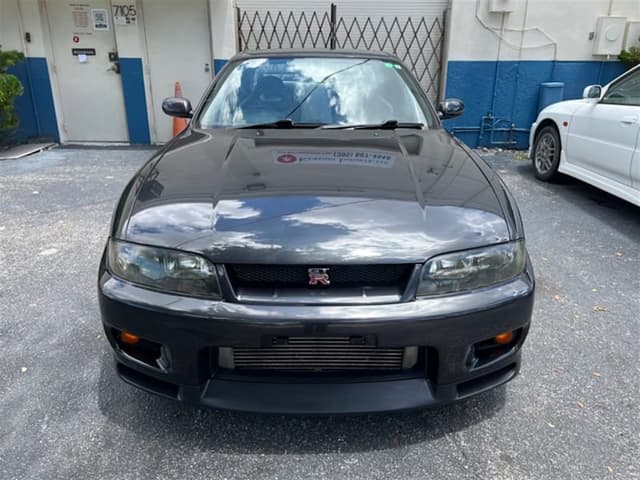 1995 Nissan Skyline JDM car for sale — photo 2 of 17
