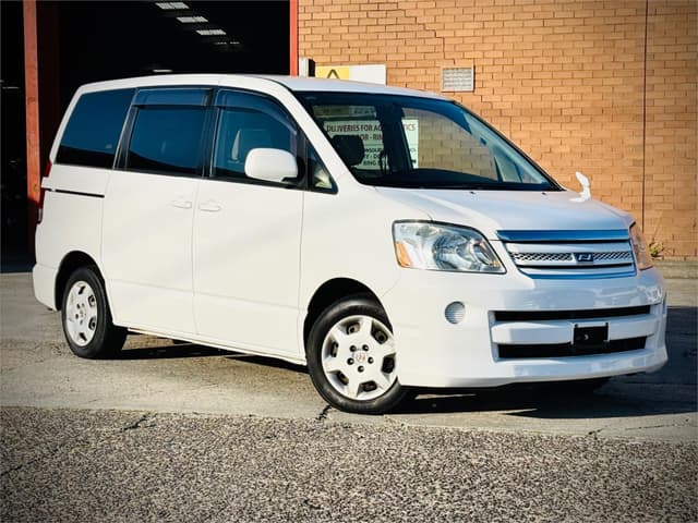 2005 Toyota Voxy JDM car for sale — photo 2 of 25