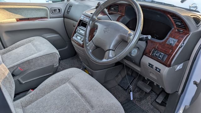 2000 Nissan Elgrand JDM car for sale — photo 5 of 12