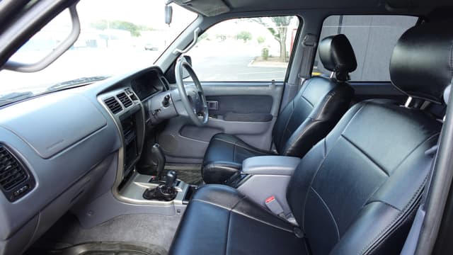 1998 Toyota Hilux Surf JDM car for sale — photo 14 of 16