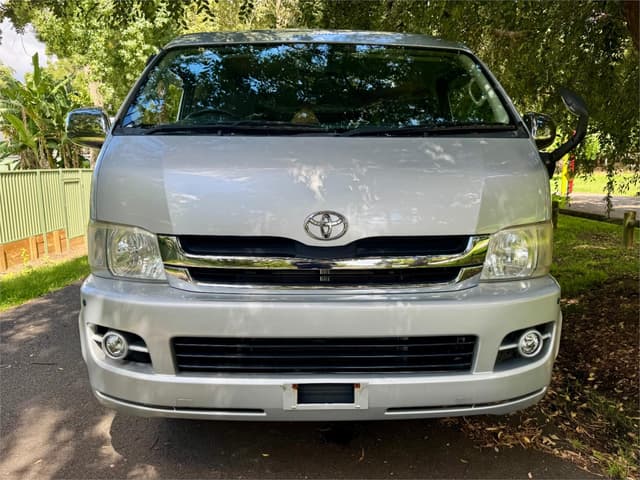 2007 Toyota HiAce JDM car for sale — photo 7 of 25