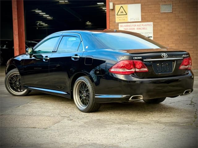 2008 Toyota Crown JDM car for sale — photo 7 of 25