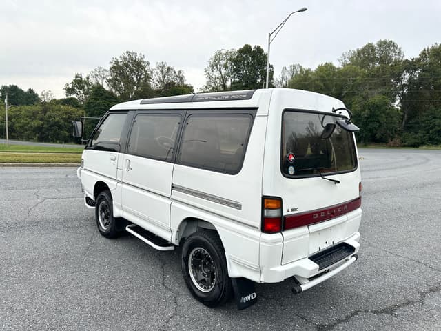 1991 Mitsubishi Delica JDM car for sale — photo 5 of 20
