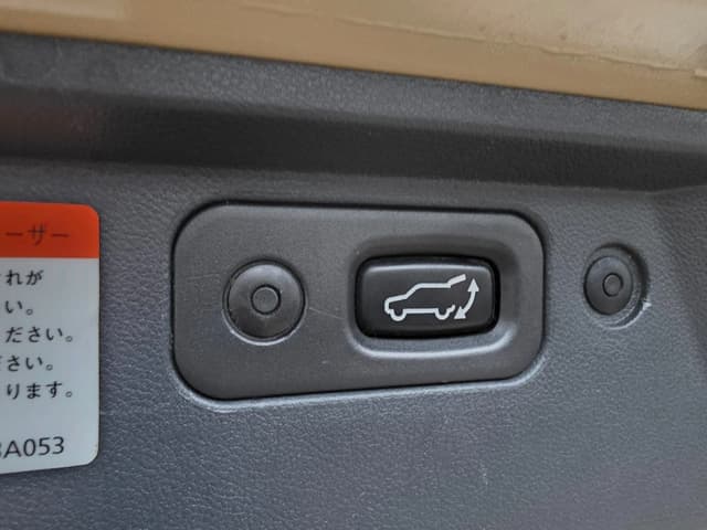 2009 Mitsubishi Delica JDM car for sale — photo 16 of 24