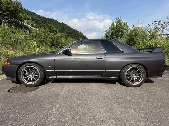 1992 Nissan Skyline JDM car for sale — photo 6 of 19