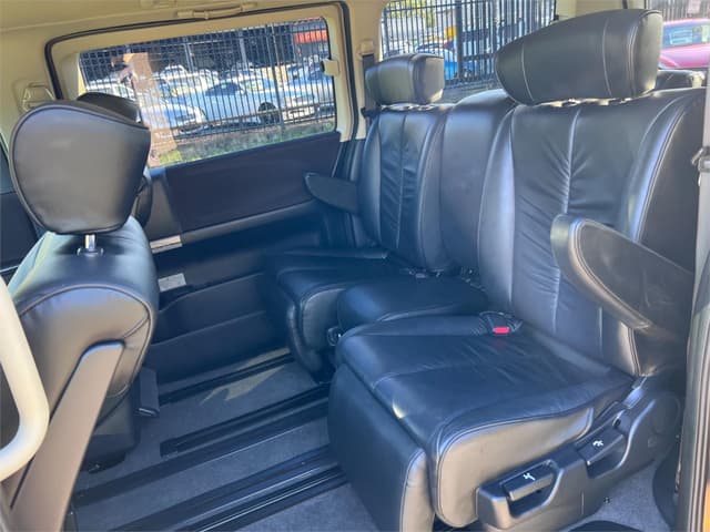 2007 Nissan Elgrand JDM car for sale — photo 14 of 16