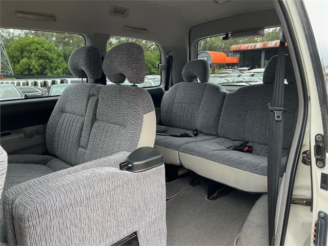 2004 Mitsubishi Delica JDM car for sale — photo 14 of 16