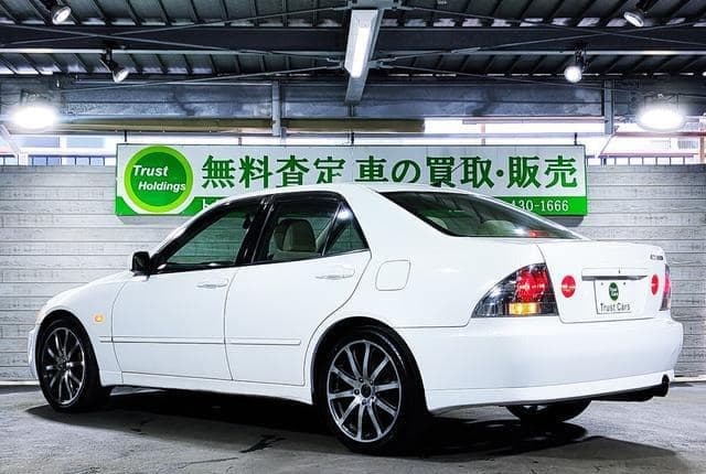 2002 Toyota Altezza JDM car for sale — photo 12 of 24