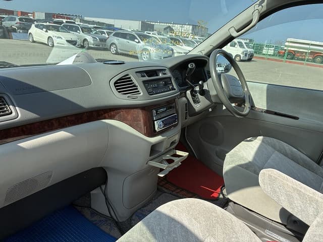 1997 Toyota Regius JDM car for sale — photo 7 of 9