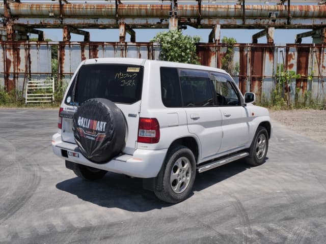 2001 Mitsubishi Pajero JDM car for sale — photo 5 of 25