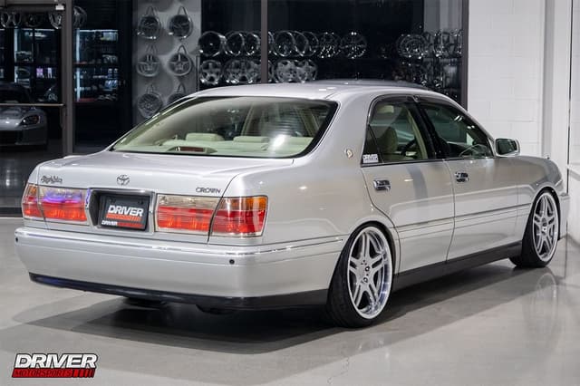 2000 Toyota Crown JDM car for sale — photo 10 of 25