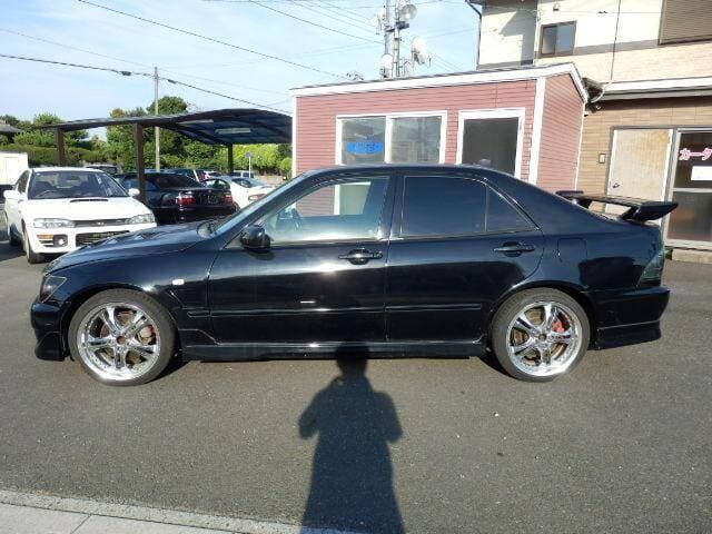 1999 Toyota Altezza JDM car for sale — photo 10 of 20