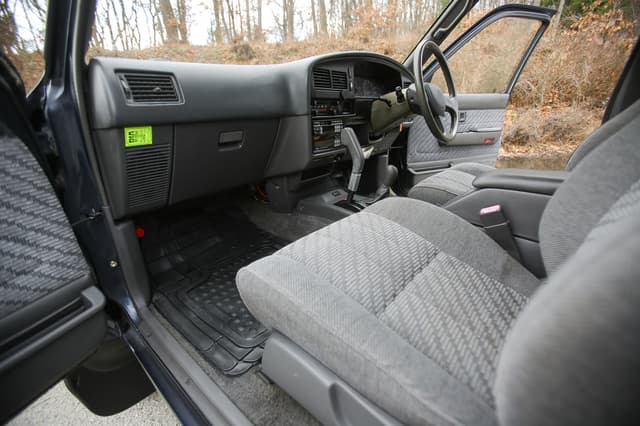 1995 Toyota Hilux JDM car for sale — photo 11 of 25