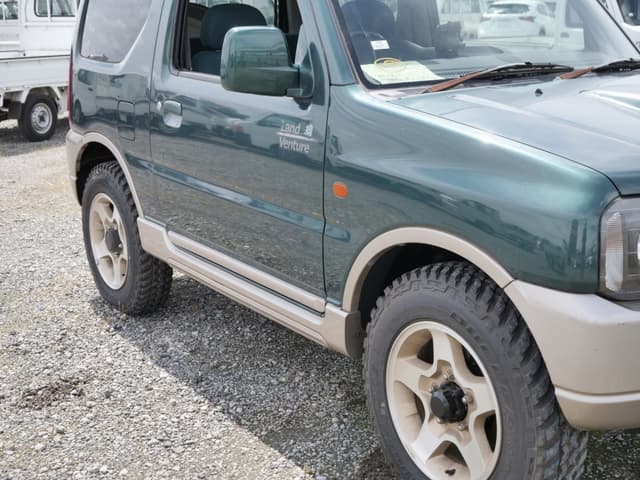 2001 Suzuki Jimny JDM car for sale — photo 10 of 25