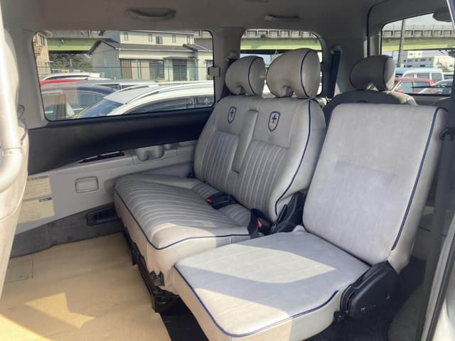 2000 Mitsubishi Delica JDM car for sale — photo 8 of 11