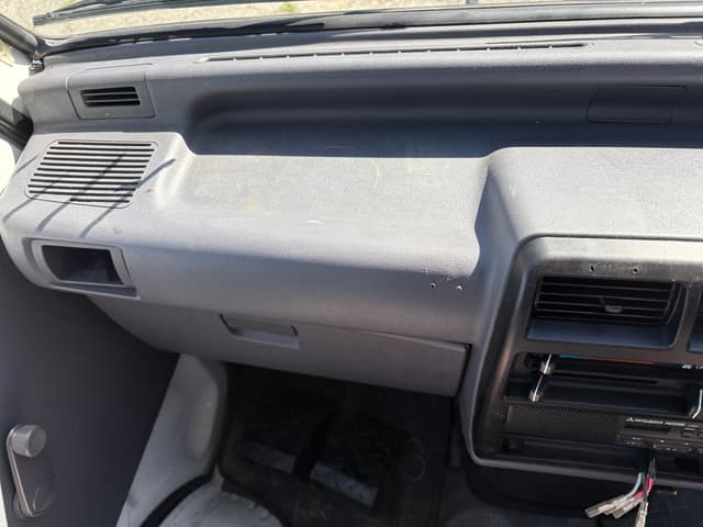 1999 Mitsubishi Minicab JDM car for sale — photo 8 of 25