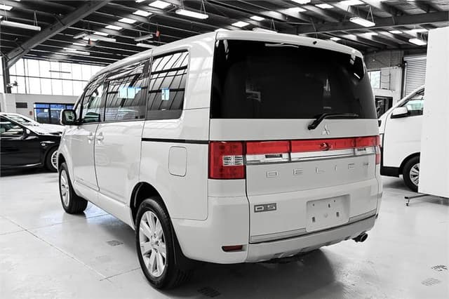 2008 Mitsubishi Delica JDM car for sale — photo 9 of 23