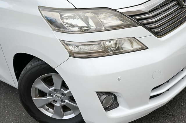 2009 Toyota Alphard JDM car for sale — photo 2 of 25