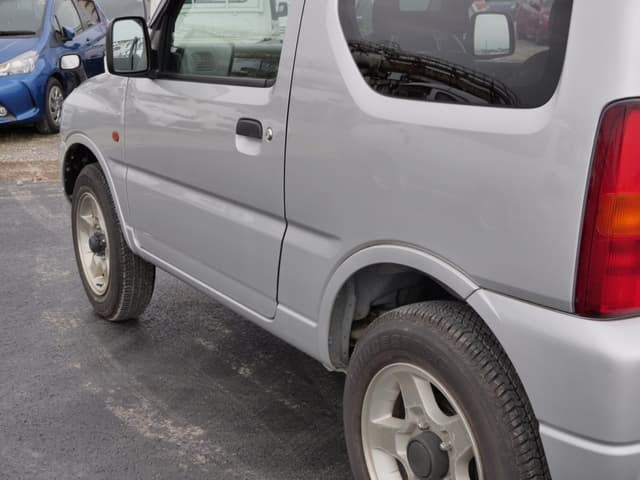 2001 Suzuki Jimny JDM car for sale — photo 16 of 25