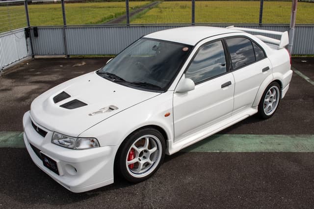 2000 Mitsubishi Lancer Evolution JDM car for sale — photo 8 of 25