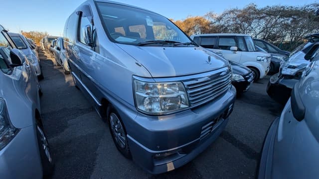 2000 Nissan Elgrand JDM car for sale — photo 2 of 12