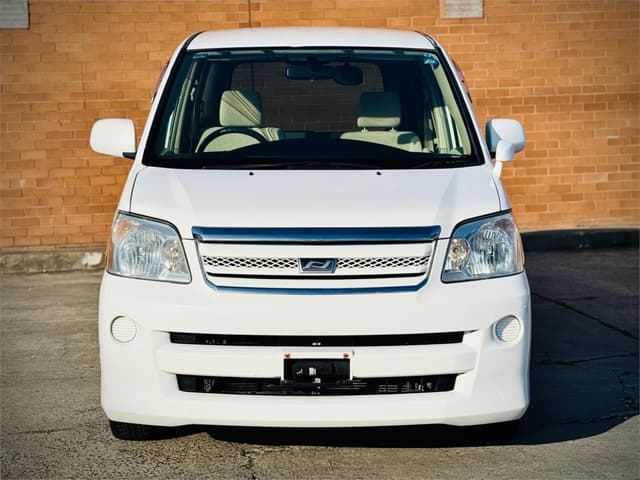 2005 Toyota Voxy JDM car for sale — photo 3 of 25