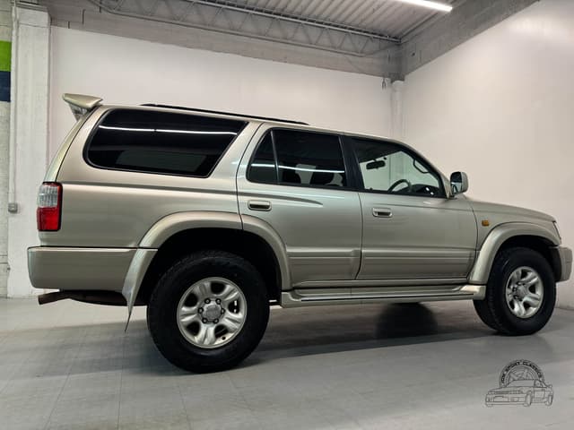 2000 Toyota Hilux Surf JDM car for sale — photo 21 of 25