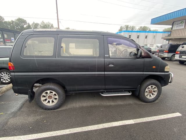1994 Mitsubishi Delica JDM car for sale — photo 4 of 16