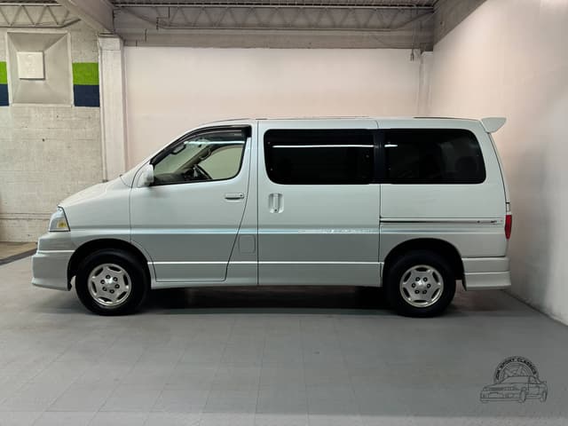 1999 Toyota Granvia JDM car for sale — photo 11 of 25
