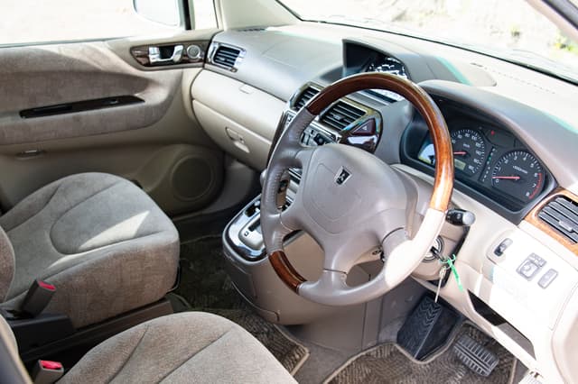 2001 Mitsubishi Chariot JDM car for sale — photo 9 of 15