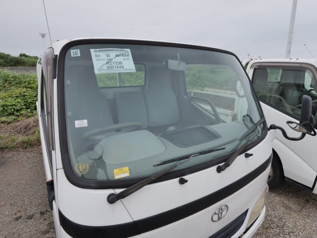 2001 Toyota Dyna JDM car for sale — photo 9 of 25