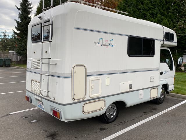 1996 Isuzu Elf JDM car for sale — photo 4 of 25