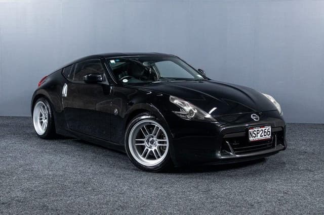 2009 Nissan Fairlady Z JDM car for sale — photo 13 of 18