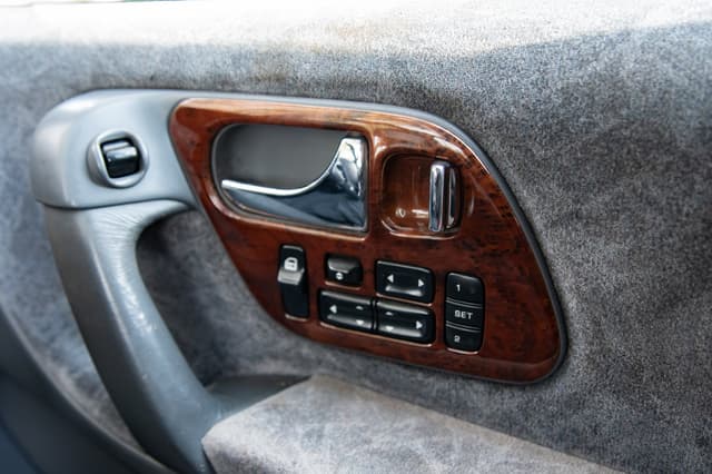 2001 Nissan President JDM car for sale — photo 15 of 15