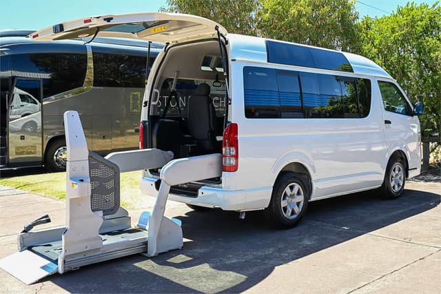 2011 Toyota HiAce JDM car for sale — photo 5 of 22