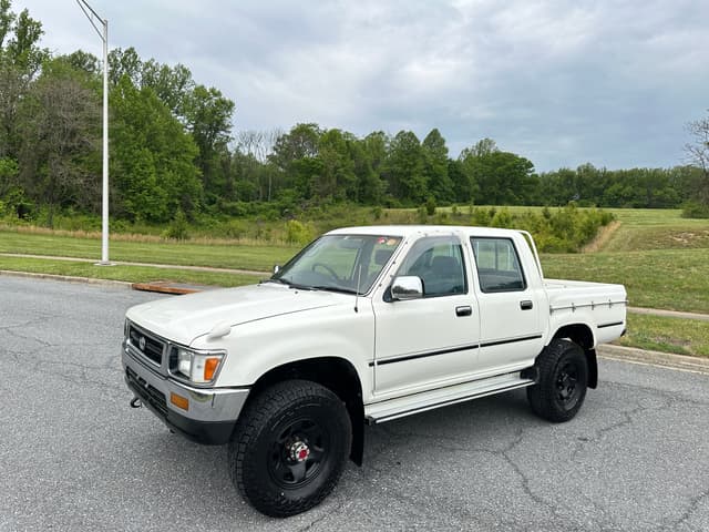 1992 Toyota Hilux JDM car for sale — photo 2 of 20
