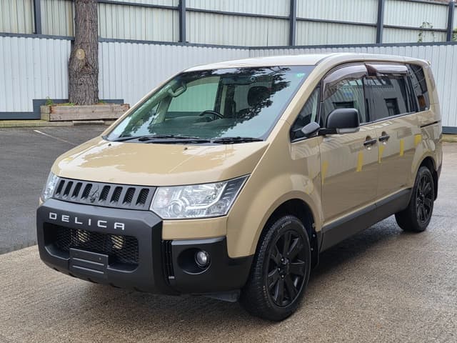 2009 Mitsubishi Delica JDM car for sale — photo 2 of 24