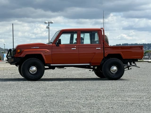 2001 Toyota Land Cruiser JDM car for sale — photo 23 of 25