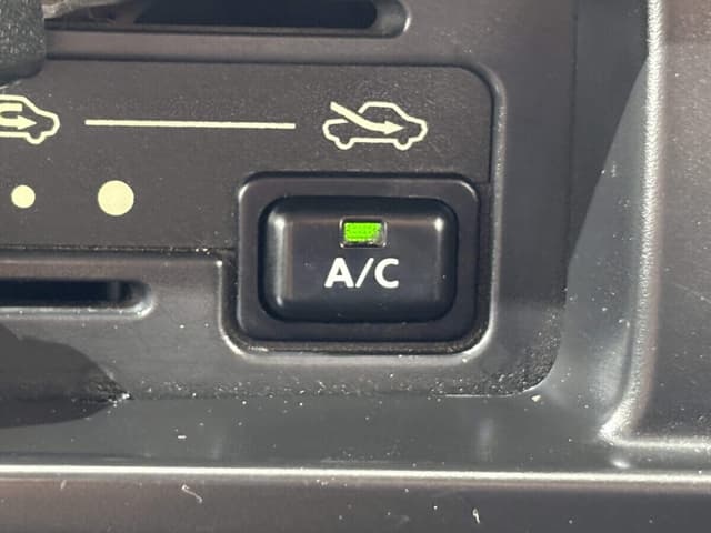 2000 Daihatsu Hijet JDM car for sale — photo 11 of 25