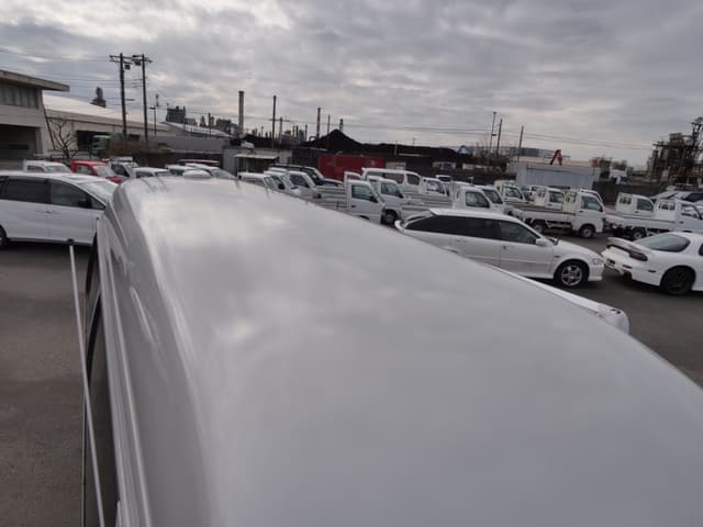 2001 Toyota HiAce JDM car for sale — photo 14 of 25