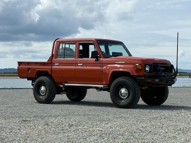 2001 Toyota Land Cruiser JDM car for sale — photo 2 of 25