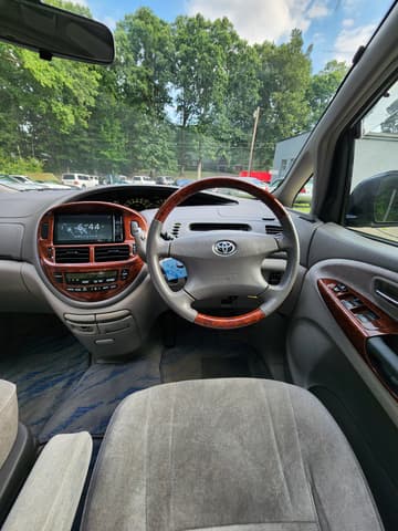 2001 Toyota Estima JDM car for sale — photo 18 of 25