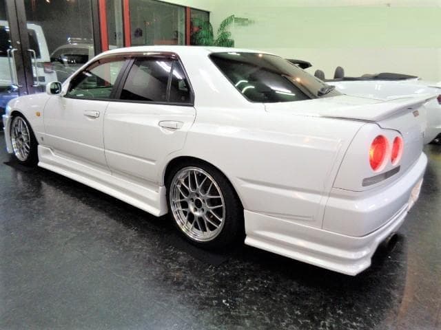 1998 Nissan Skyline JDM car for sale — photo 3 of 17